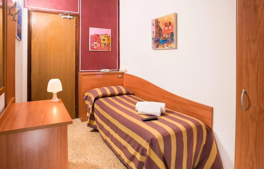 Hotel Antille E Azzorre Лидо-ди-Езоло