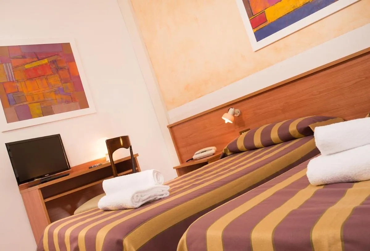 Hotel Antille E Azzorre Лидо-ди-Езоло 3*,