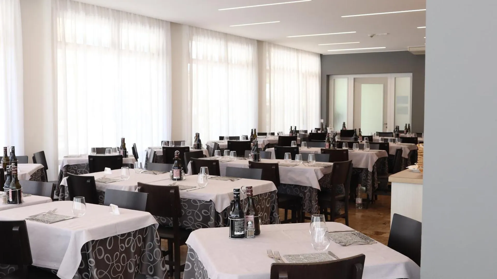 Hotel Antille E Azzorre Лидо-ди-Езоло