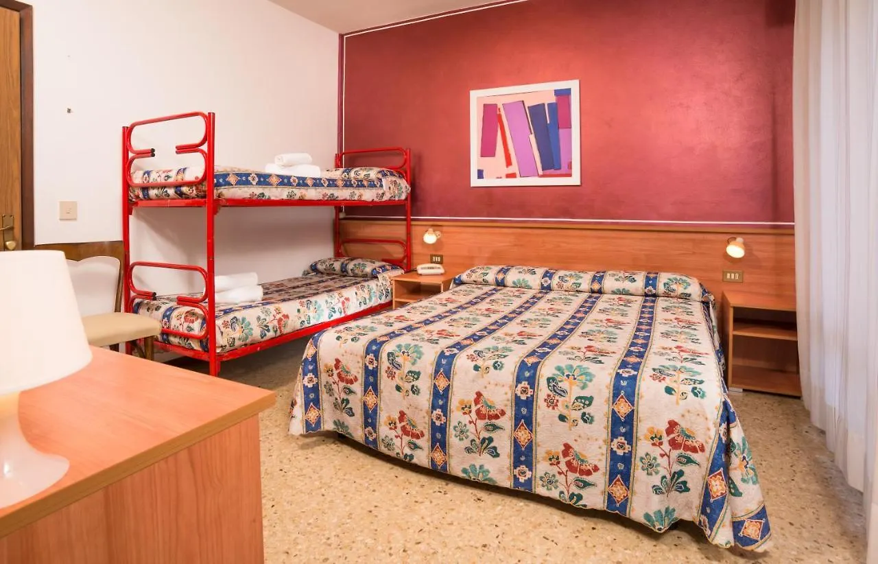 Hotel Antille E Azzorre Лидо-ди-Езоло